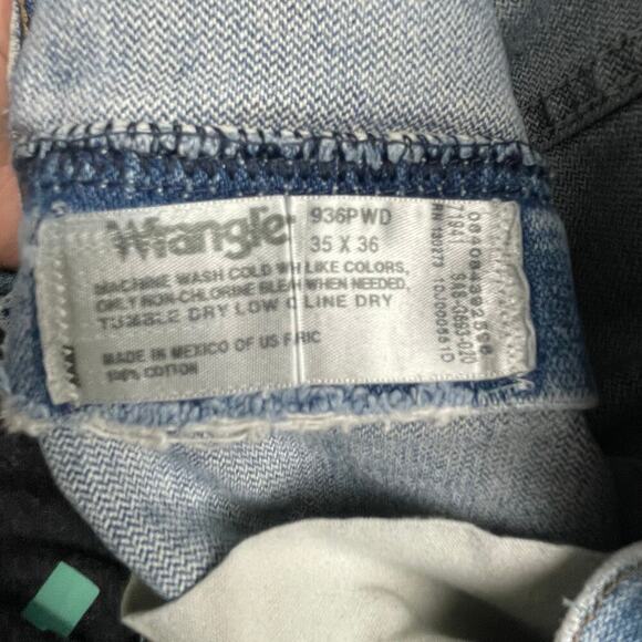 Wrangler Light Wash Distressed Jeans 35x36 Thrashed Destructed Mens 936 PWD - Picture 10 of 10